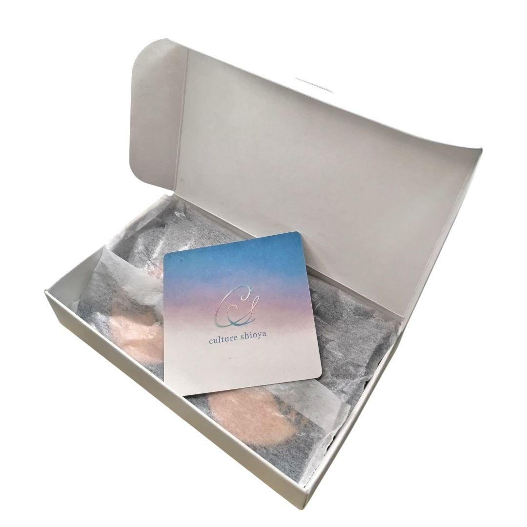 ハイビスカス（赤）、プルメリア、モンステラのハワイアンアクセサリー（まる型）