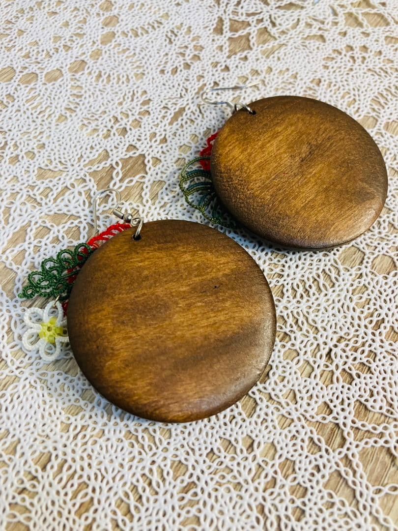 ハイビスカス（赤）、プルメリア、モンステラのハワイアンアクセサリー（まる型）