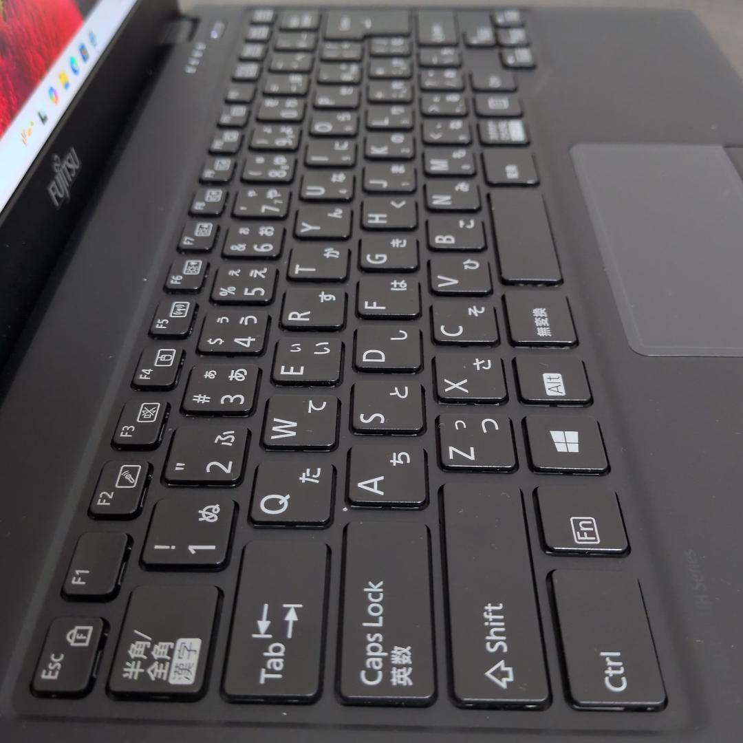 【第８世代Corei7】富士通／UH90D2／メモリ8GB／SSD512GB
