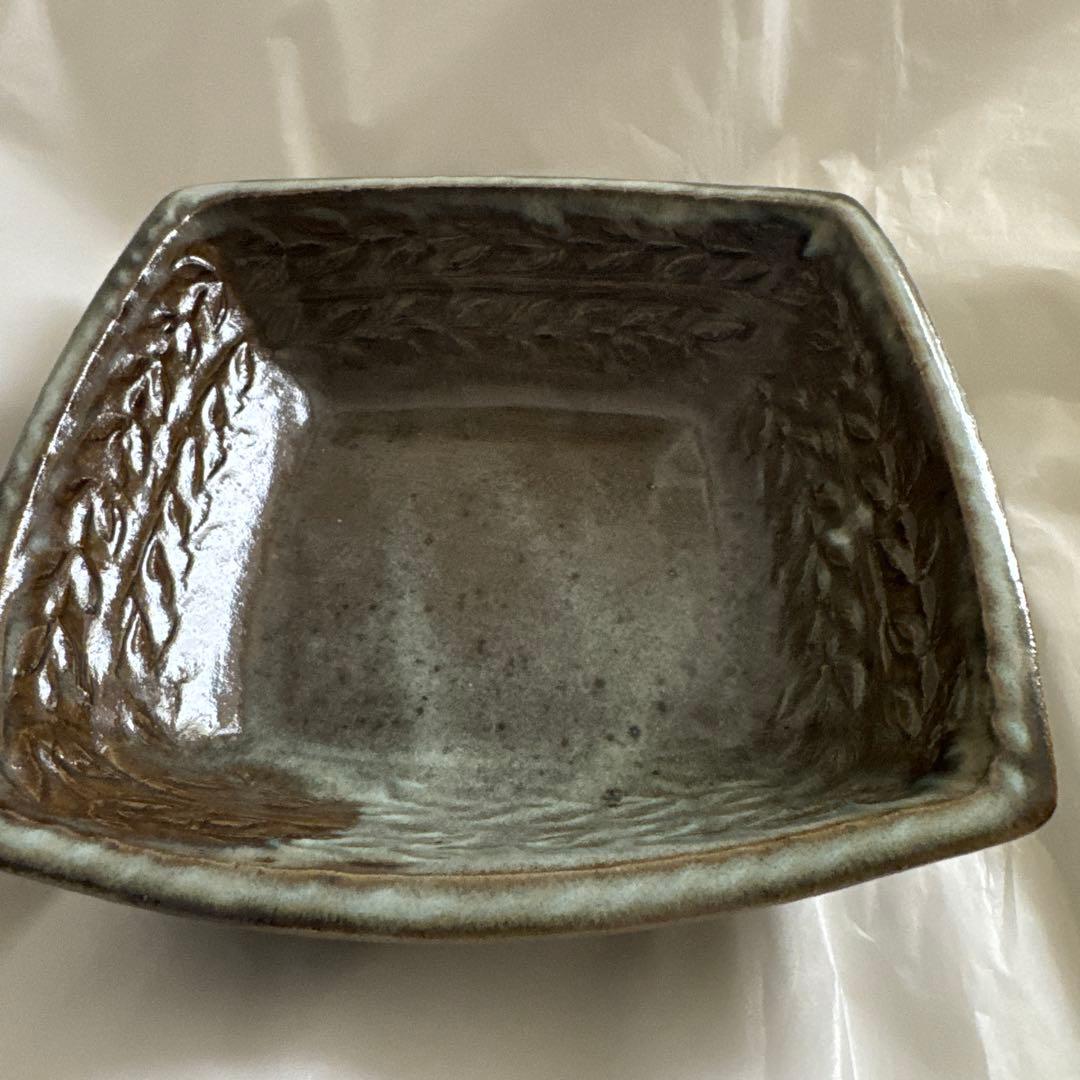 スリップウエア　丹波焼　柴田雅章作　茶色　四角い陶器皿 葉模様　民藝　民芸
