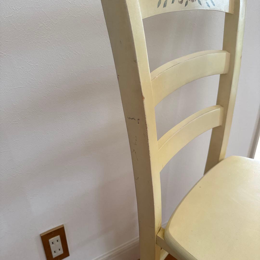 マニーステンシルローズホワイトファニチャー