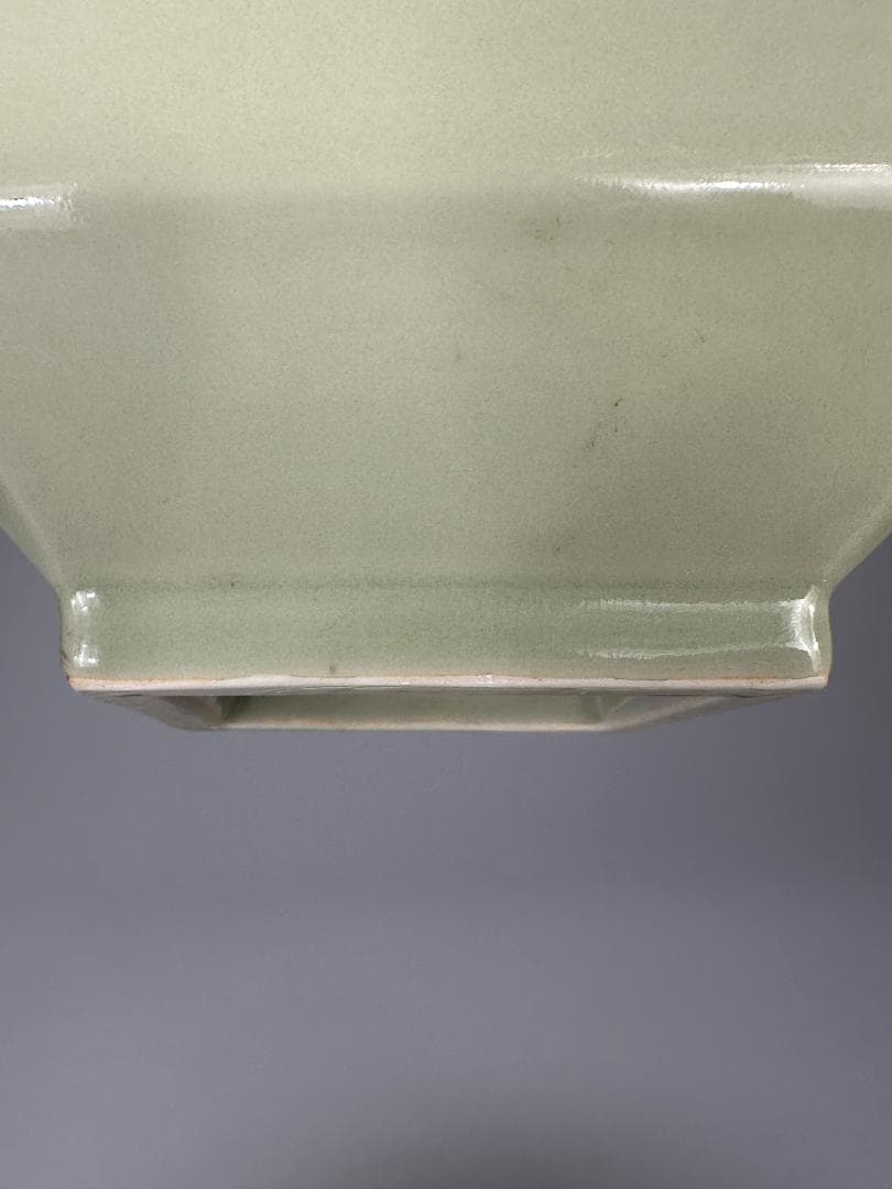 UXＭ31-1 中国美術　豆青釉盤龍瓶　花瓶　花入　乾隆年製　時代　唐物