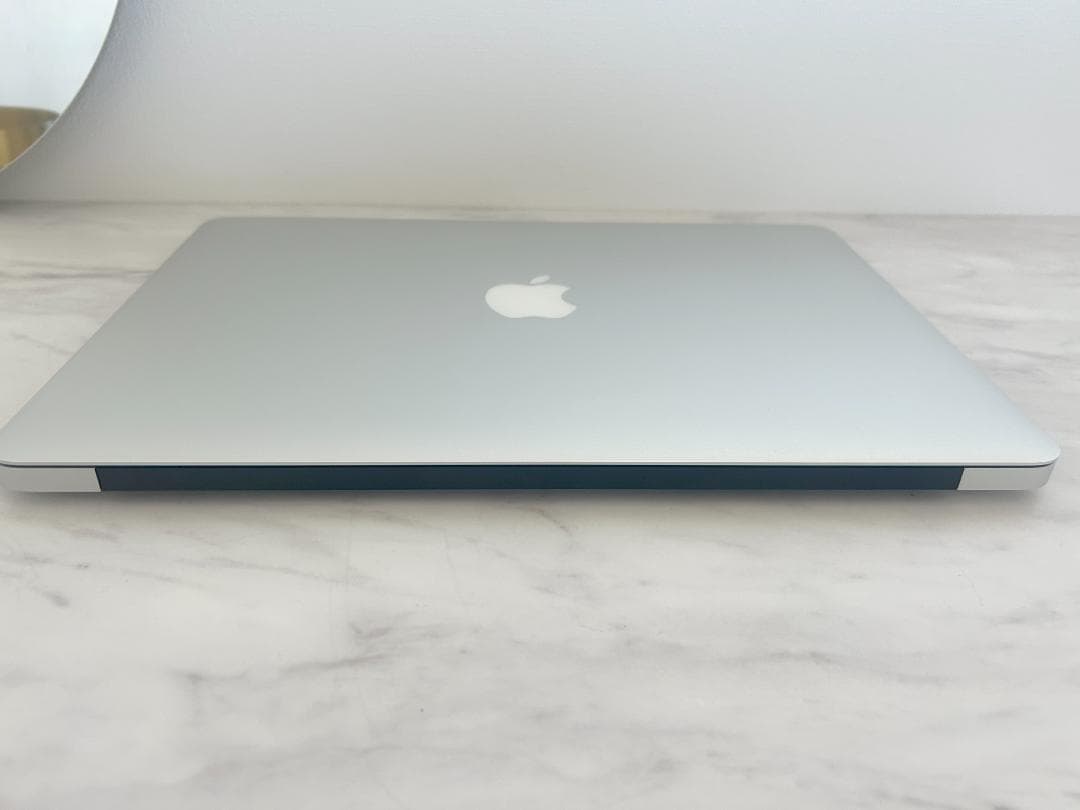 【美品】MacBook Air 2017 13インチ 8GB/256GB