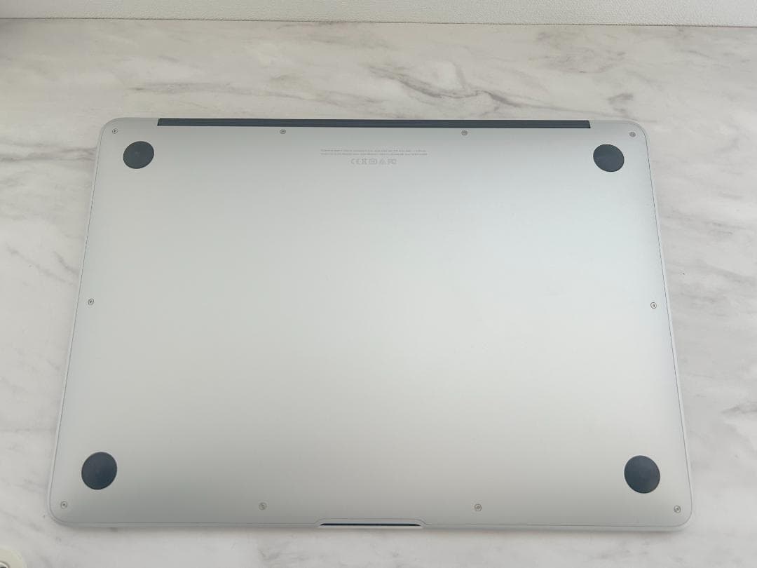 【美品】MacBook Air 2017 13インチ 8GB/256GB