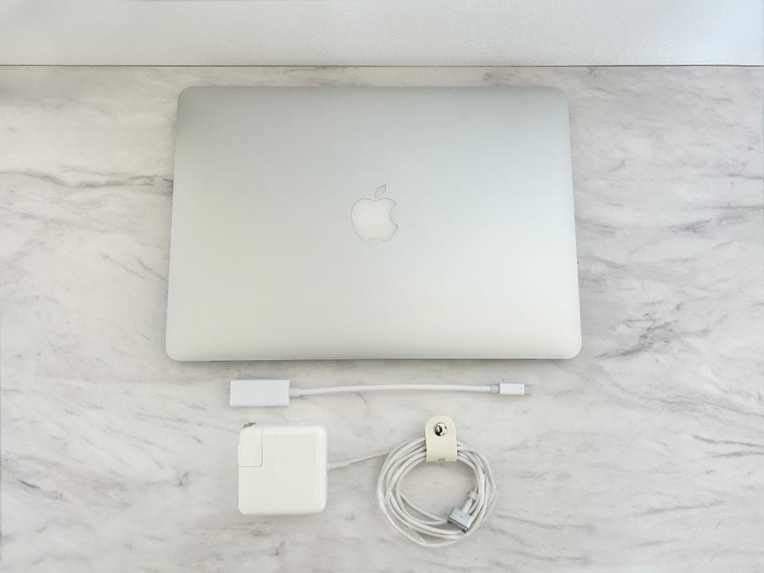 【美品】MacBook Air 2017 13インチ 8GB/256GB