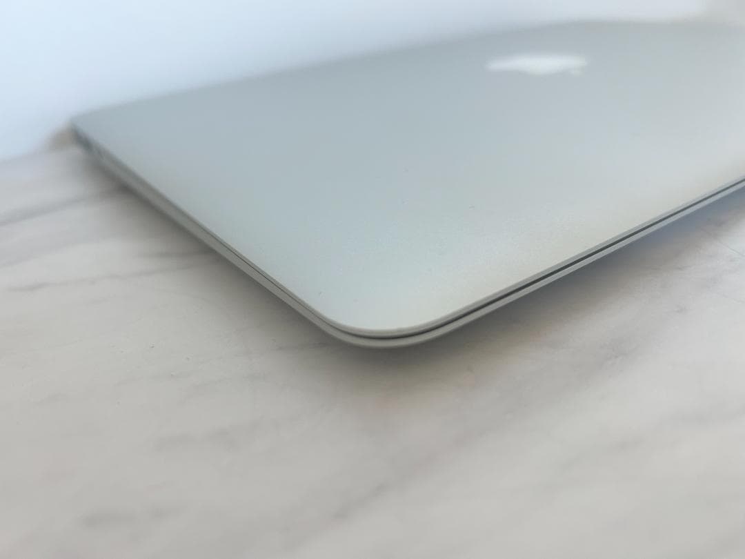 【美品】MacBook Air 2017 13インチ 8GB/256GB