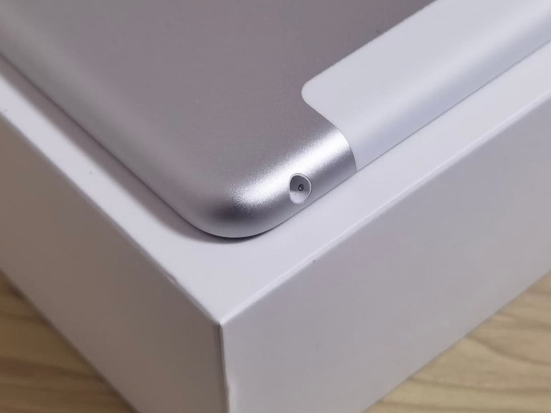 (美品) iPad 第9世代 WiFi Cellular Simフリー 64GB