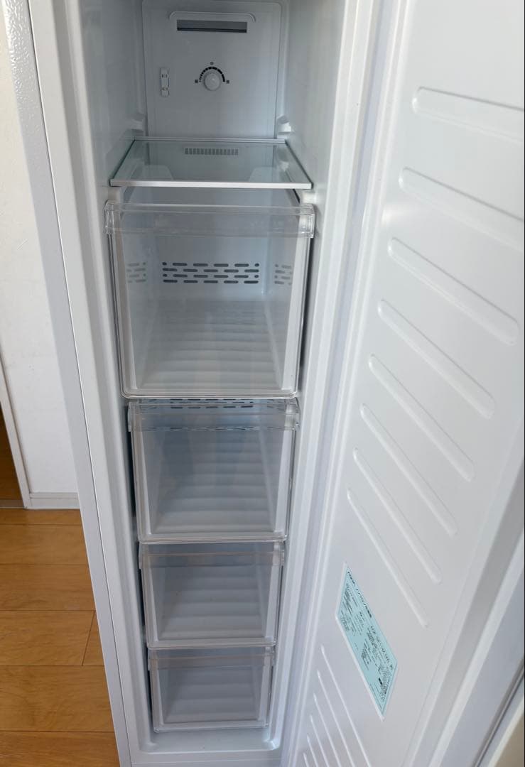 22年製　アクア　スリム型冷凍庫