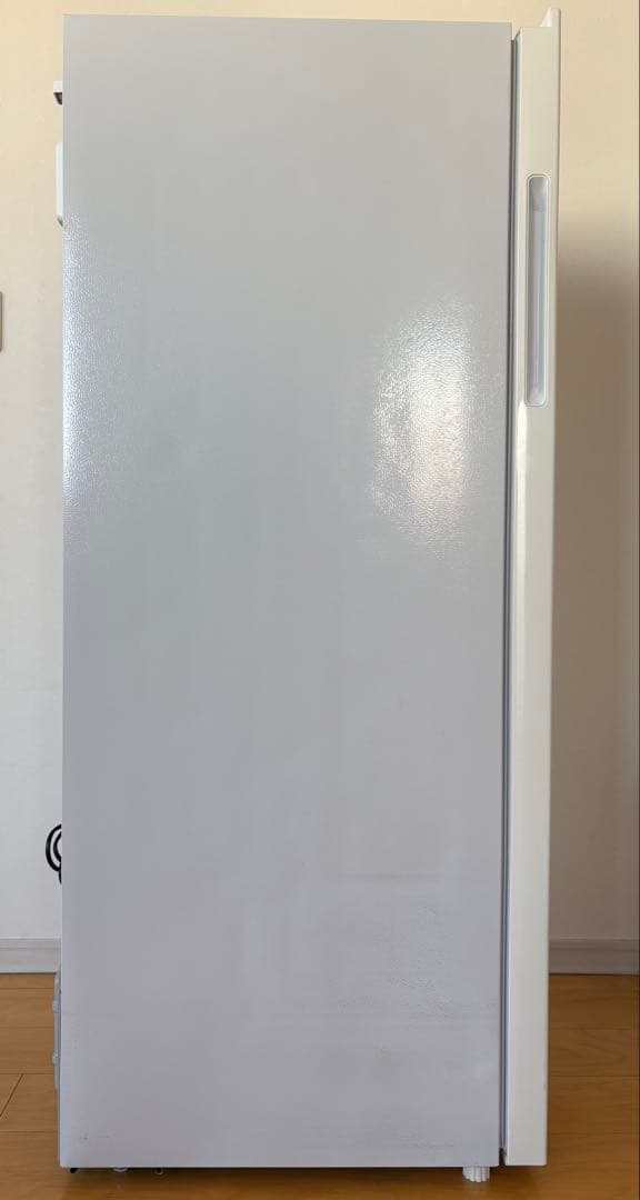 22年製　アクア　スリム型冷凍庫