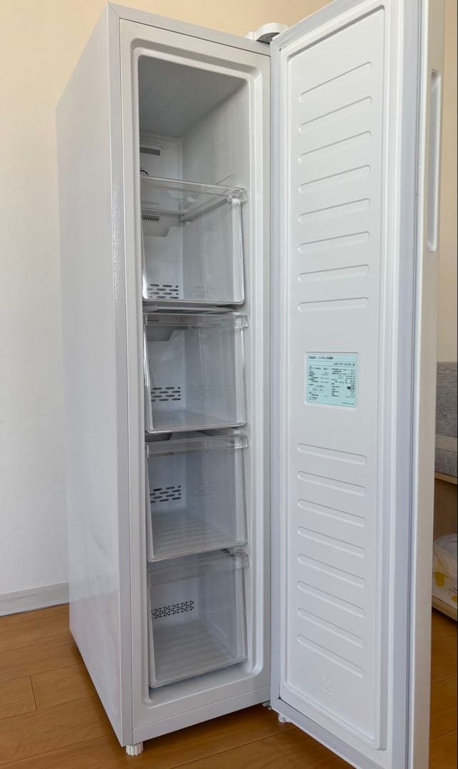22年製　アクア　スリム型冷凍庫