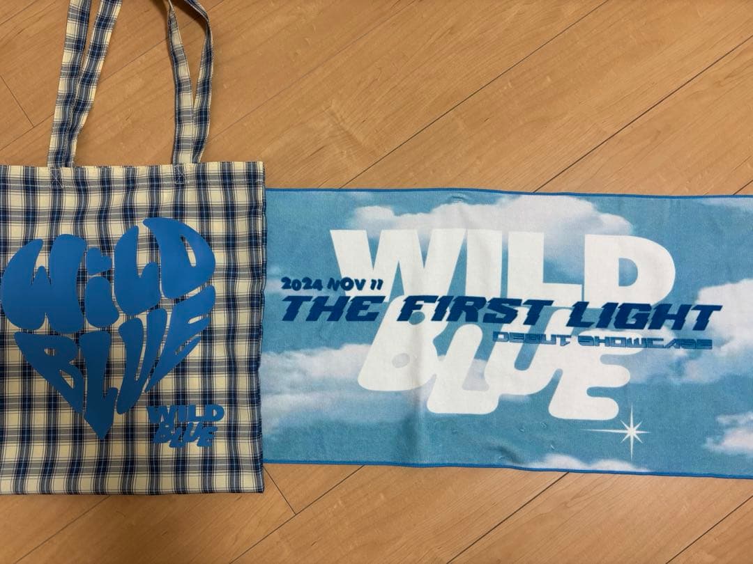 WILD THE FIRST LIGHT タオルとトートバッグセット