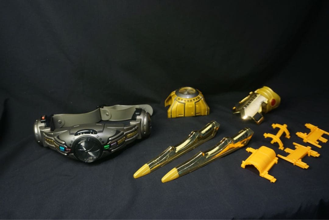 当時品　仮面ライダークウガ　DX アークル　ライジングパワーセット