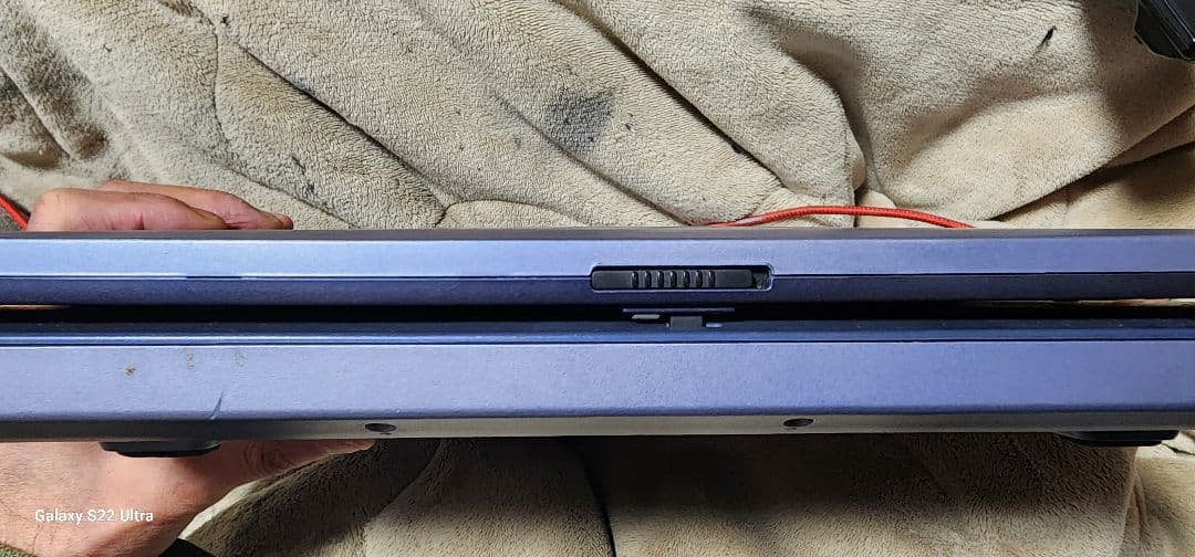 SONY製のかなり古いWindowsのXPの ノートPCです。本体のみ