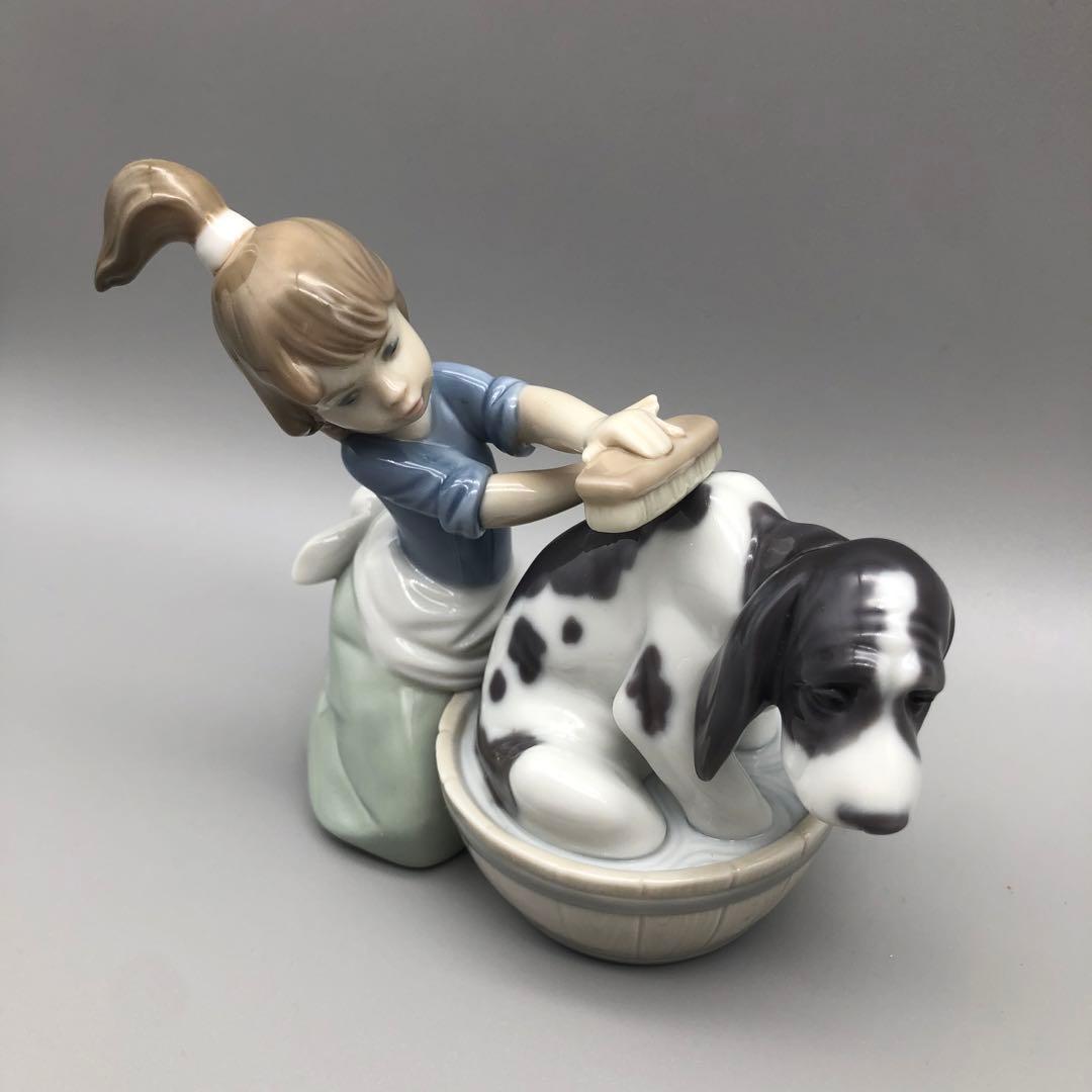 新品未使用⭐️LLADROリヤドロ磁器人形愛犬きれいにしましょうね 箱&保証書付き