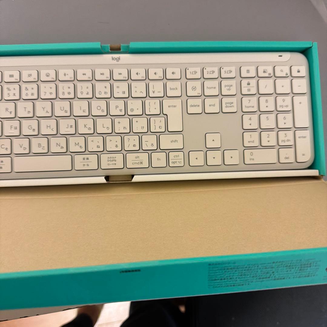 キーボード Logicool Signature Slim K950