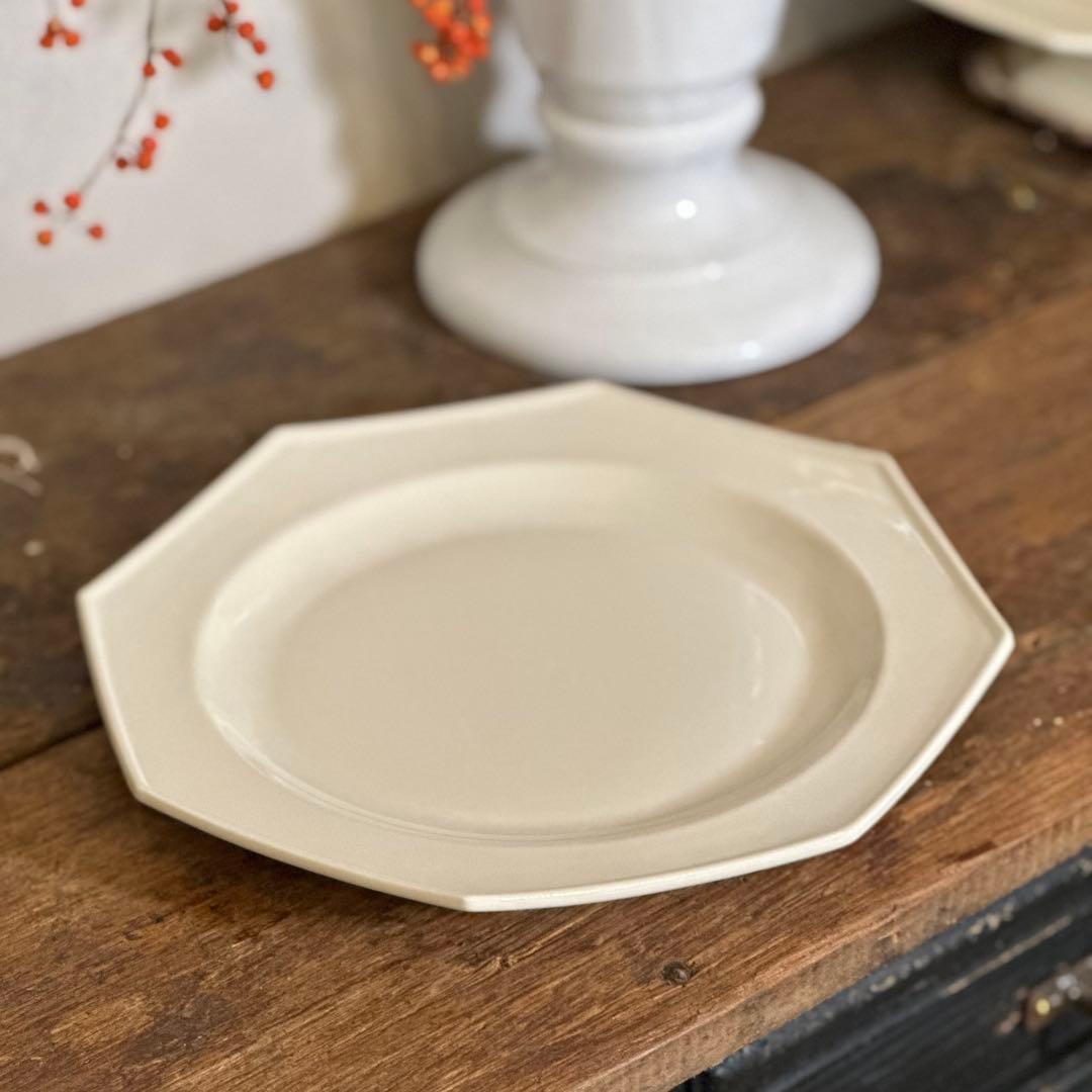 石川隆児　オクトゴナルプレート　ホワイト