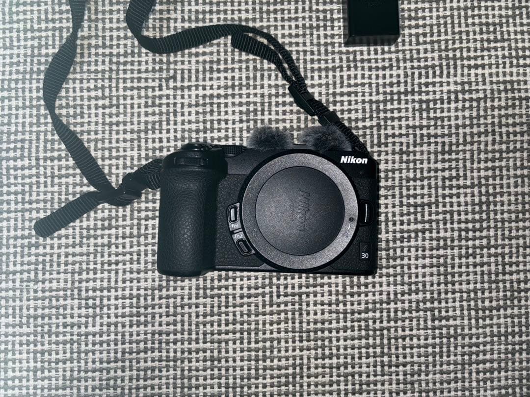 Nikon Z 30 ミラーレスカメラ 本体と付属品