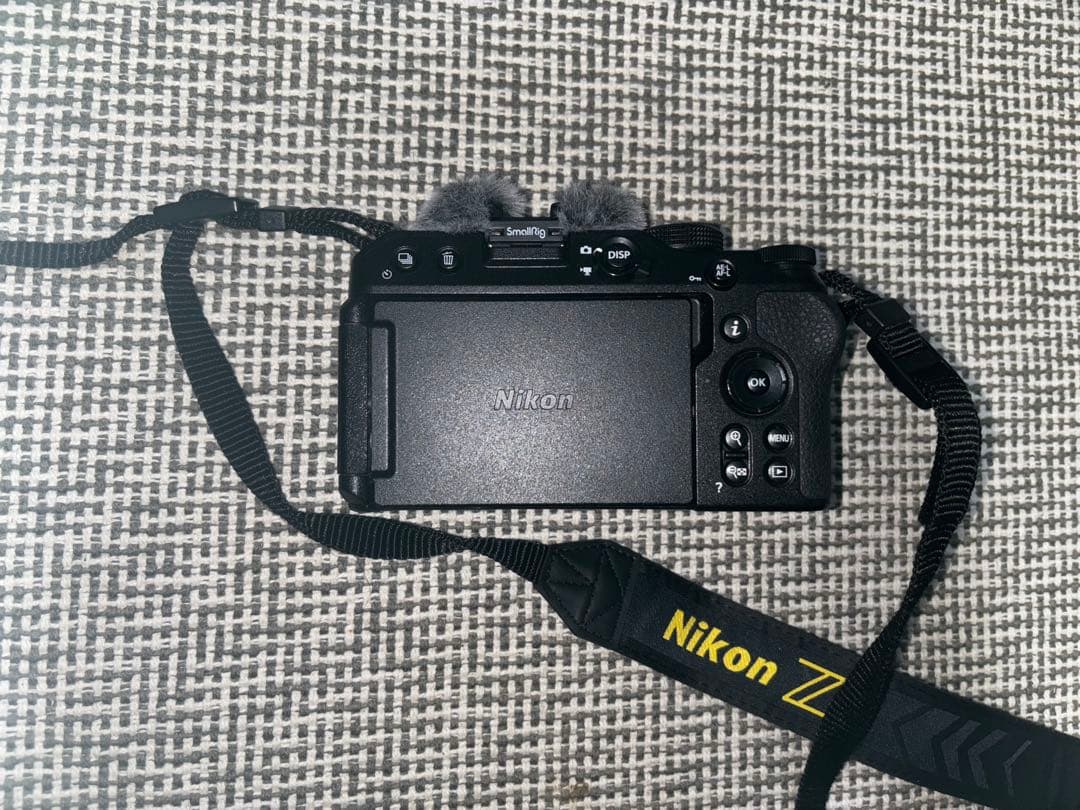 Nikon Z 30 ミラーレスカメラ 本体と付属品