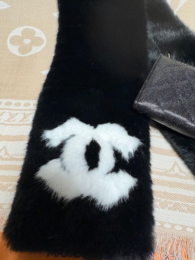 新品 ノベルティ マフラーとお財布セット