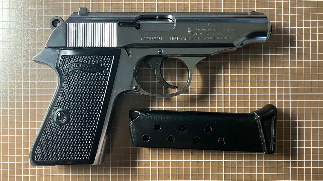 マルシン Walther PP シルバーABS モデルガン 完成品