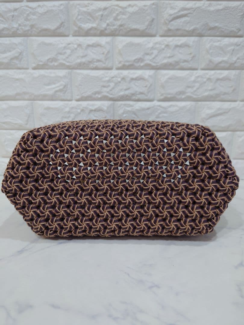 オリーブグリーン　クラフトバンド かごバッグ　花結び編み　 プラスチックハンドル