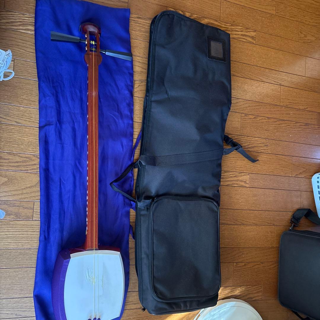 津軽三味線 ソフトケース付き（バチ・駒は要相談）