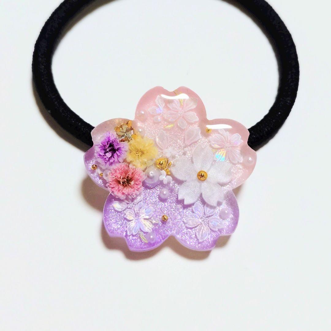 No.516　レジン ヘアゴム キーホルダー ピンバッジ 桜さくらカスミソウ