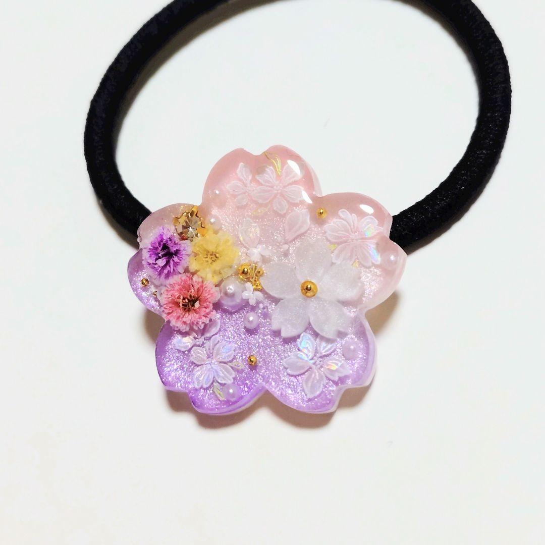 No.516　レジン ヘアゴム キーホルダー ピンバッジ 桜さくらカスミソウ
