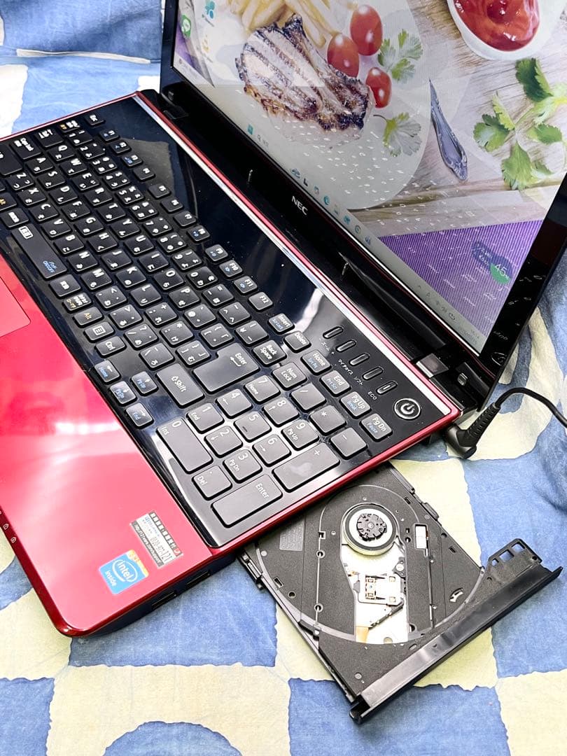 快速SSD256GB☆高性能i7☆大人気赤ノートパソコン♪カメラ付き！Win11