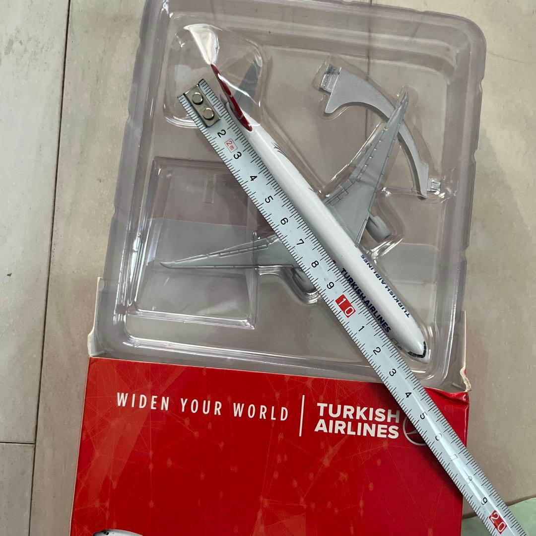 Turkish Airlines B777-300 ミニチュア模型