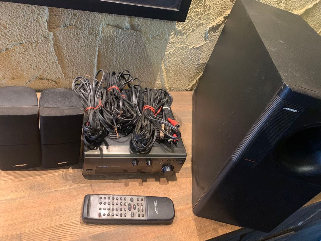 BOSERA-12（電源コード付属）、スピーカー、ウーハー、リモコン