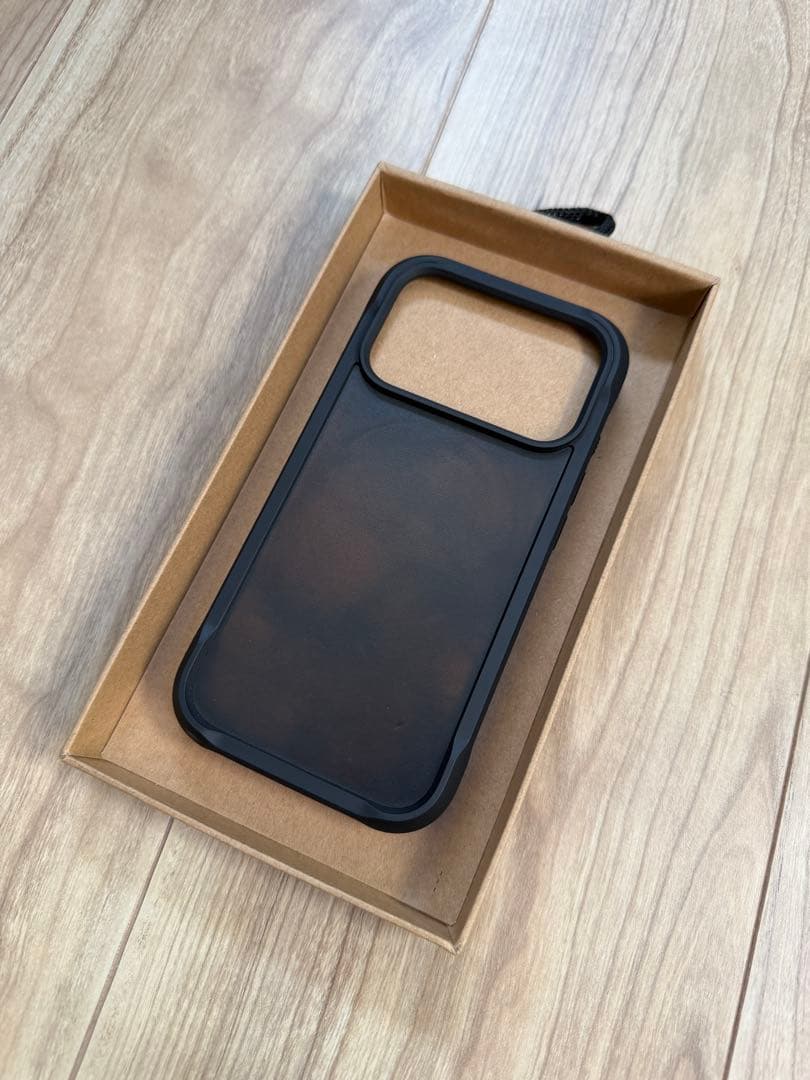 iPhoneアクセサリー NOMAD Rugged Leather Case iPhone 17 Pro