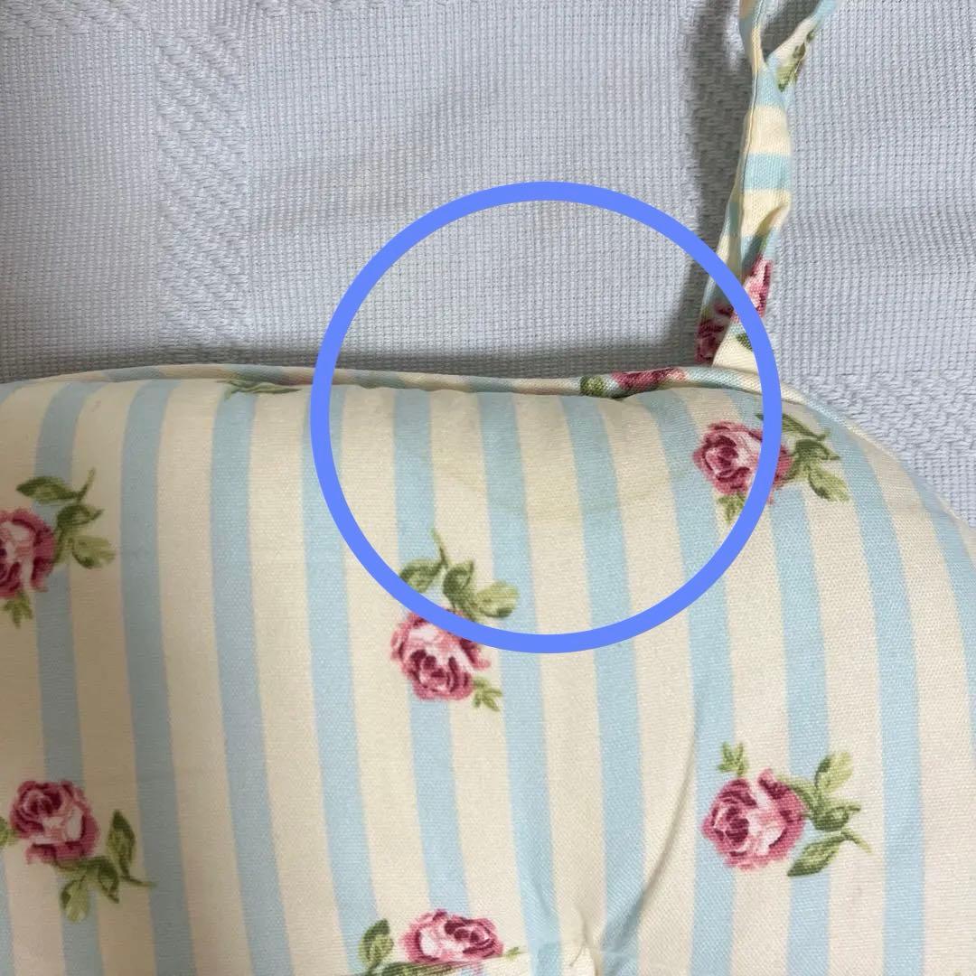 ローラアシュレイ ☆シートクッション／椅子用クッション（新品1枚＋シミあり1枚）