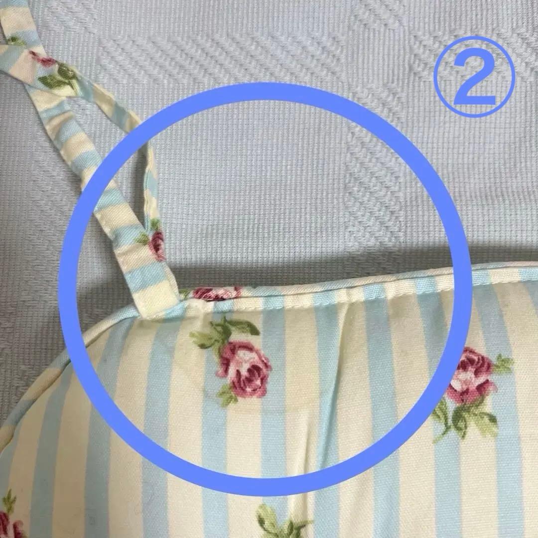 ローラアシュレイ ☆シートクッション／椅子用クッション（新品1枚＋シミあり1枚）