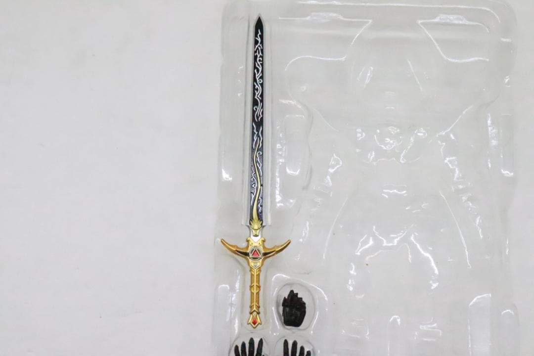 S.H.フィギュアーツ 黄金騎士 ガロ 流牙Ver. 30-JD1117-10