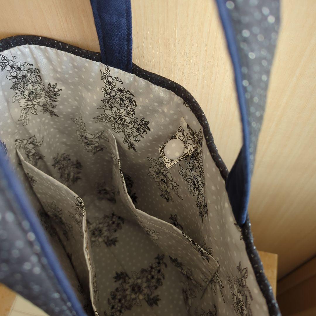 ✿リバティ✕パッチワーク✿　ブルーのアップリケトートバッグ