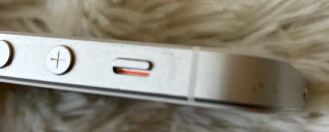 美品　iPhone SE 32GB SIMフリー