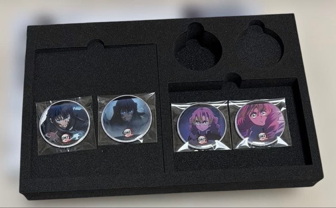 鬼滅の刃　刀鍛冶の里編　完結御礼グッズセット　缶バッチ