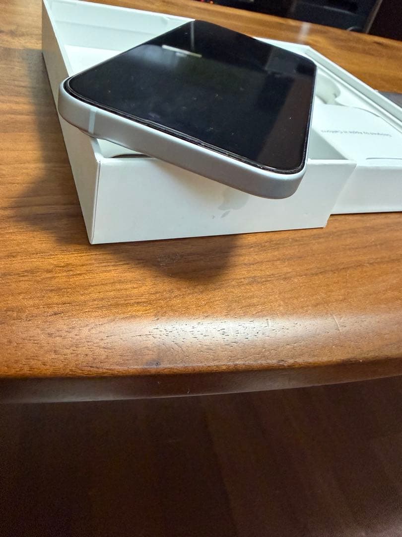 iPhone 15 　256g SIMフリー　美品　おまけ