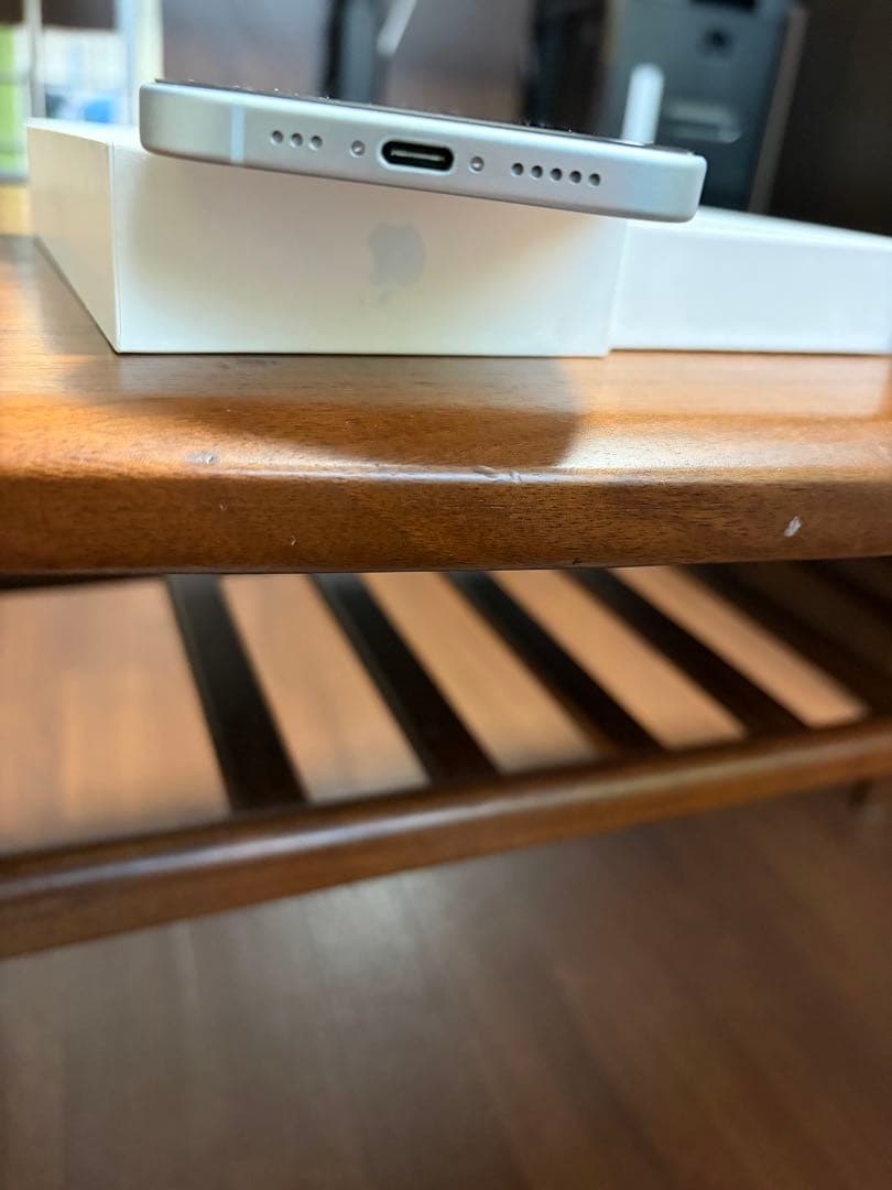 iPhone 15 　256g SIMフリー　美品　おまけ