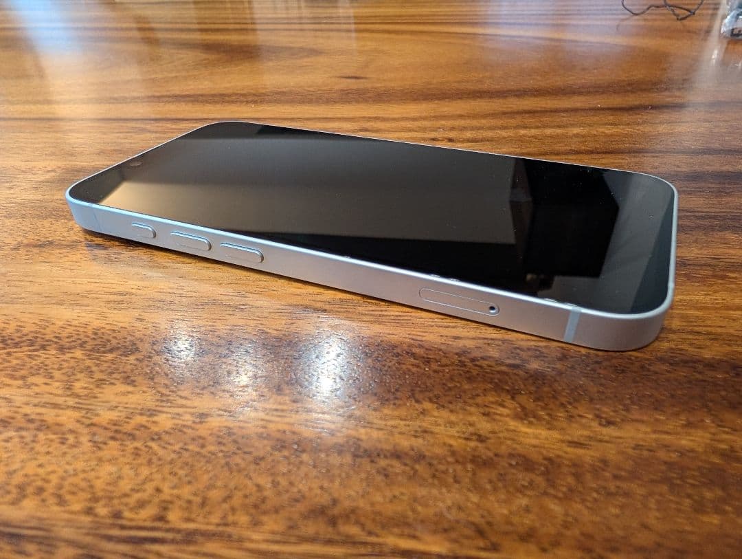 iPhone 16e 128GB ホワイト