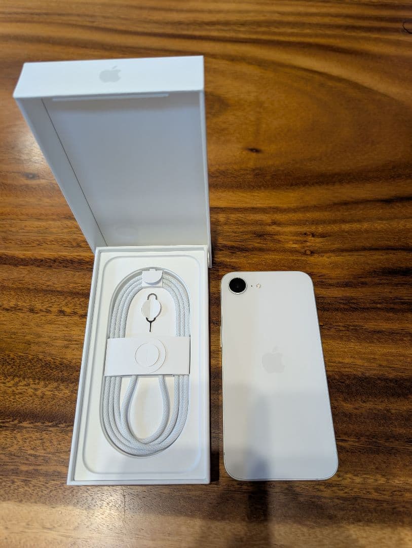 iPhone 16e 128GB ホワイト