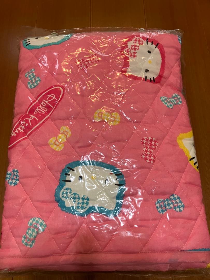 【値下げ】【レア】ハローキティ防水キルトパッドシーツ70×110cm平成レトロ