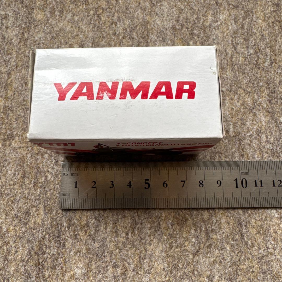トミカ YANMAR YT01 ADVANCED TRACTOR ミニカー