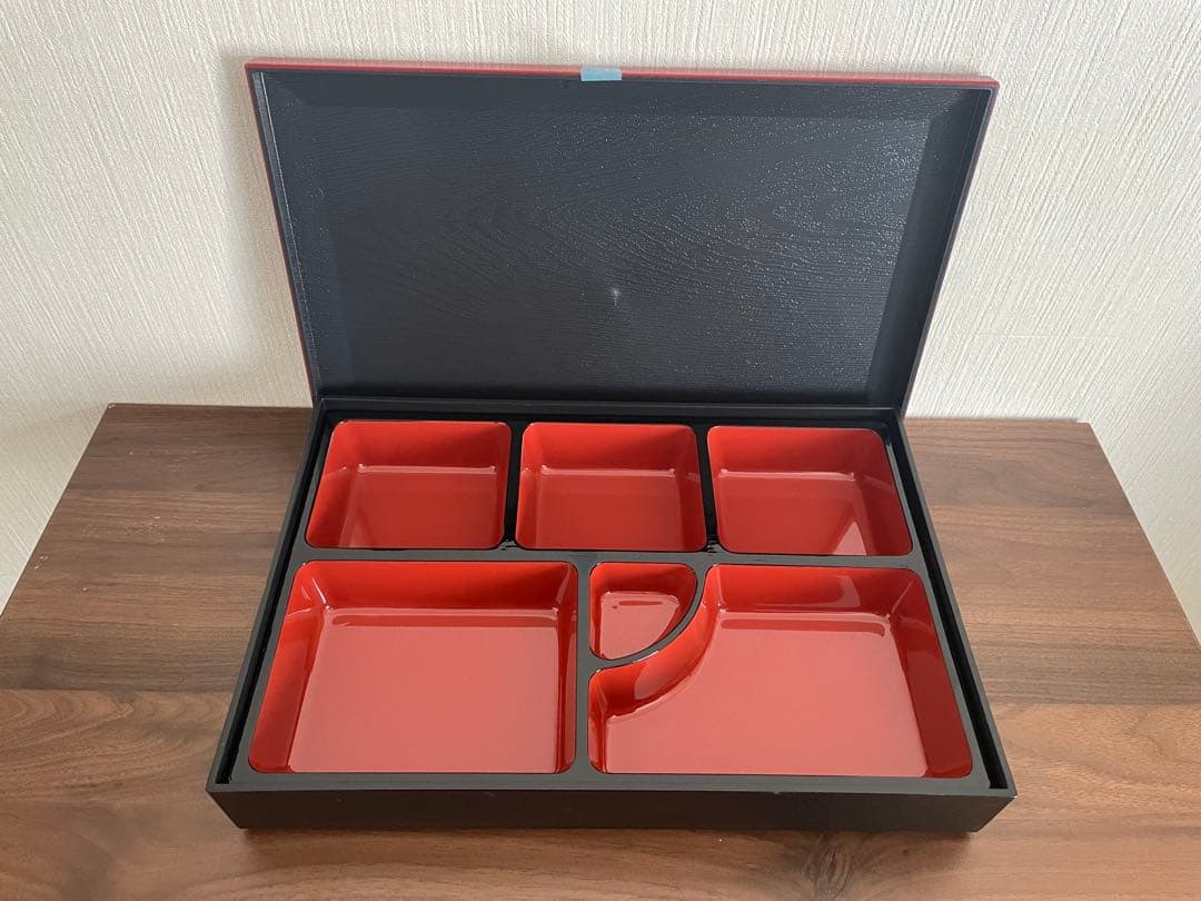 新品　松花堂弁当箱 5個セット 黒地に赤の縁取り