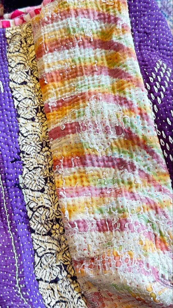 破格！持ち手もしっかり！Kantha カンタ　リバーシブル　ビッグ　ラリーキルト