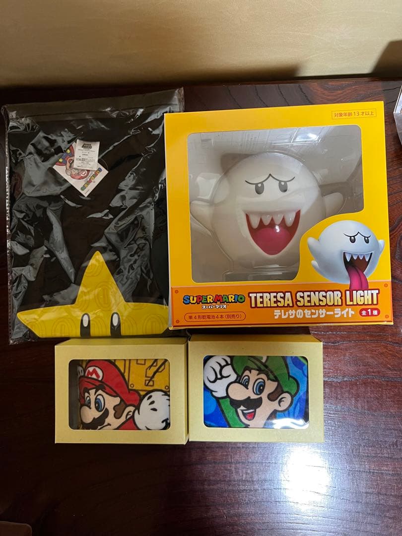 スーパーマリオ　テレサのセンサーライト　ヨッシー水鉄砲　スターtシャツ