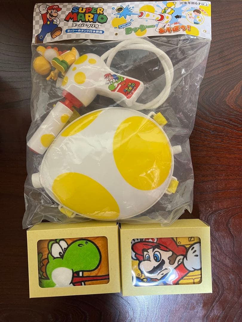 スーパーマリオ　テレサのセンサーライト　ヨッシー水鉄砲　スターtシャツ