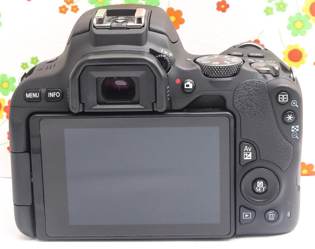 美品 Canon EOS kiss X9☆スマホ転送！☆高性能一眼レフ