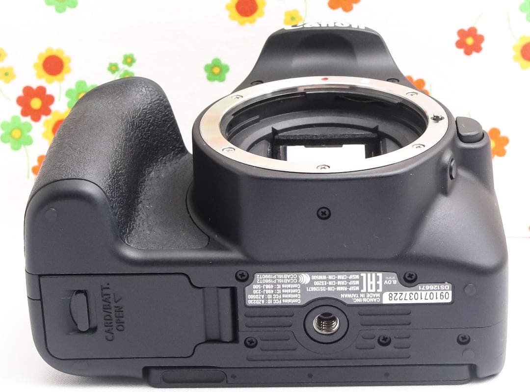 美品 Canon EOS kiss X9☆スマホ転送！☆高性能一眼レフ